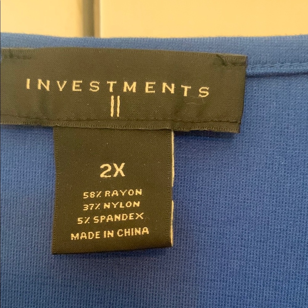 Investments women’s Blue Blouse with Black Lines 2X 3/4 length sleeves - Picture 2 of 4